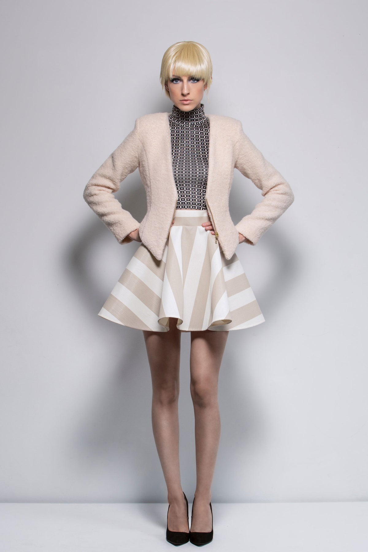 GEOMETRIC SHRUNKEN MOCK-NECK 