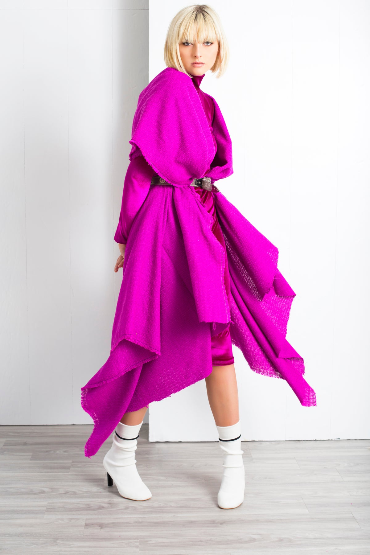 BOUCLE' ASSYMETRIC CAPE