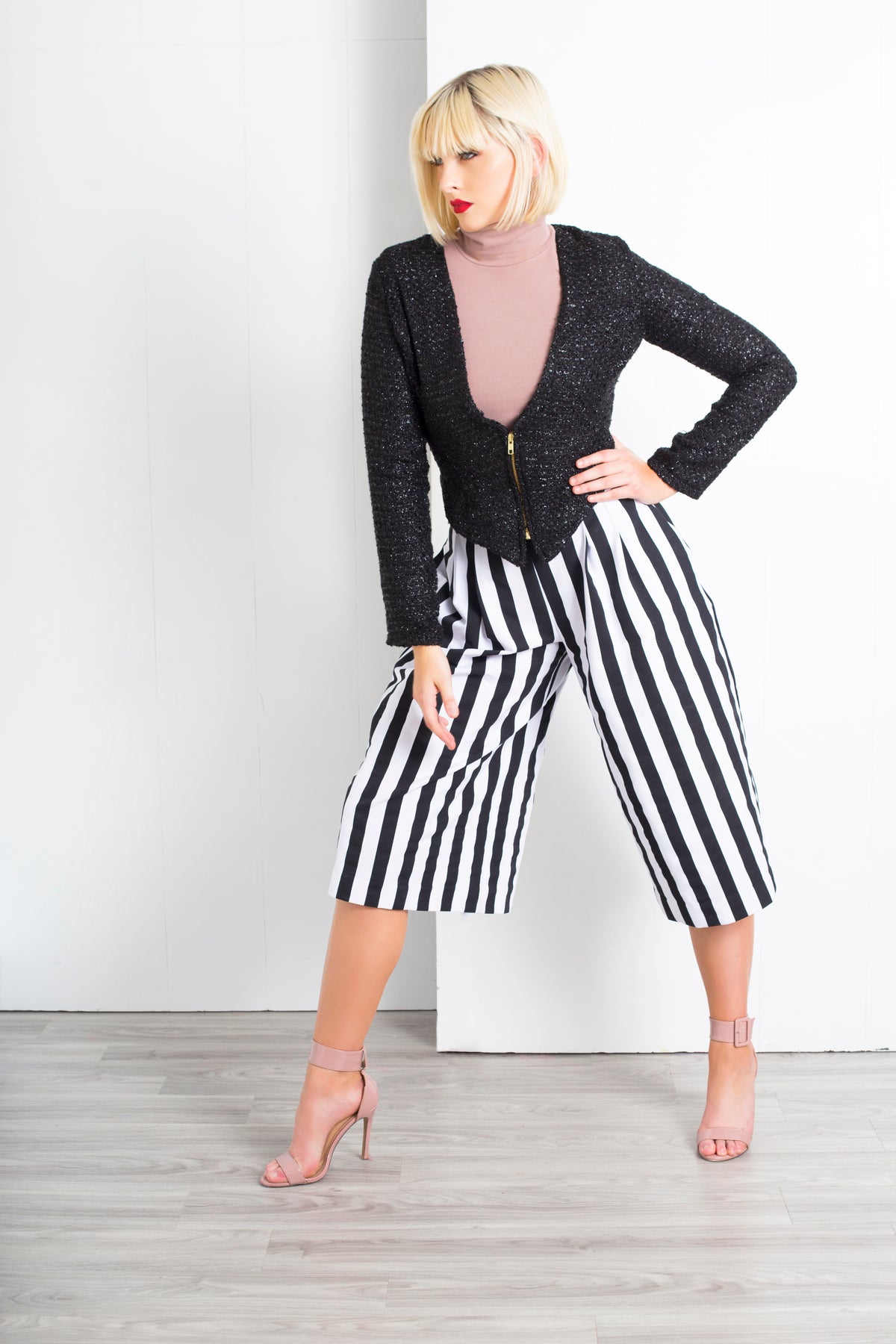 ASSYMETRIC KNIT JACKET